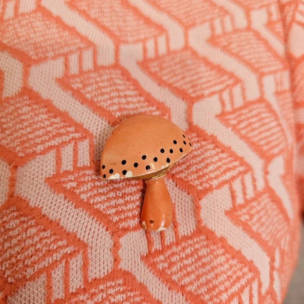 Vintage 60s Mod Peach Geometric Double Knit Shift Dress Mushroom Pin Mod GoGo - Picture 5 of 12